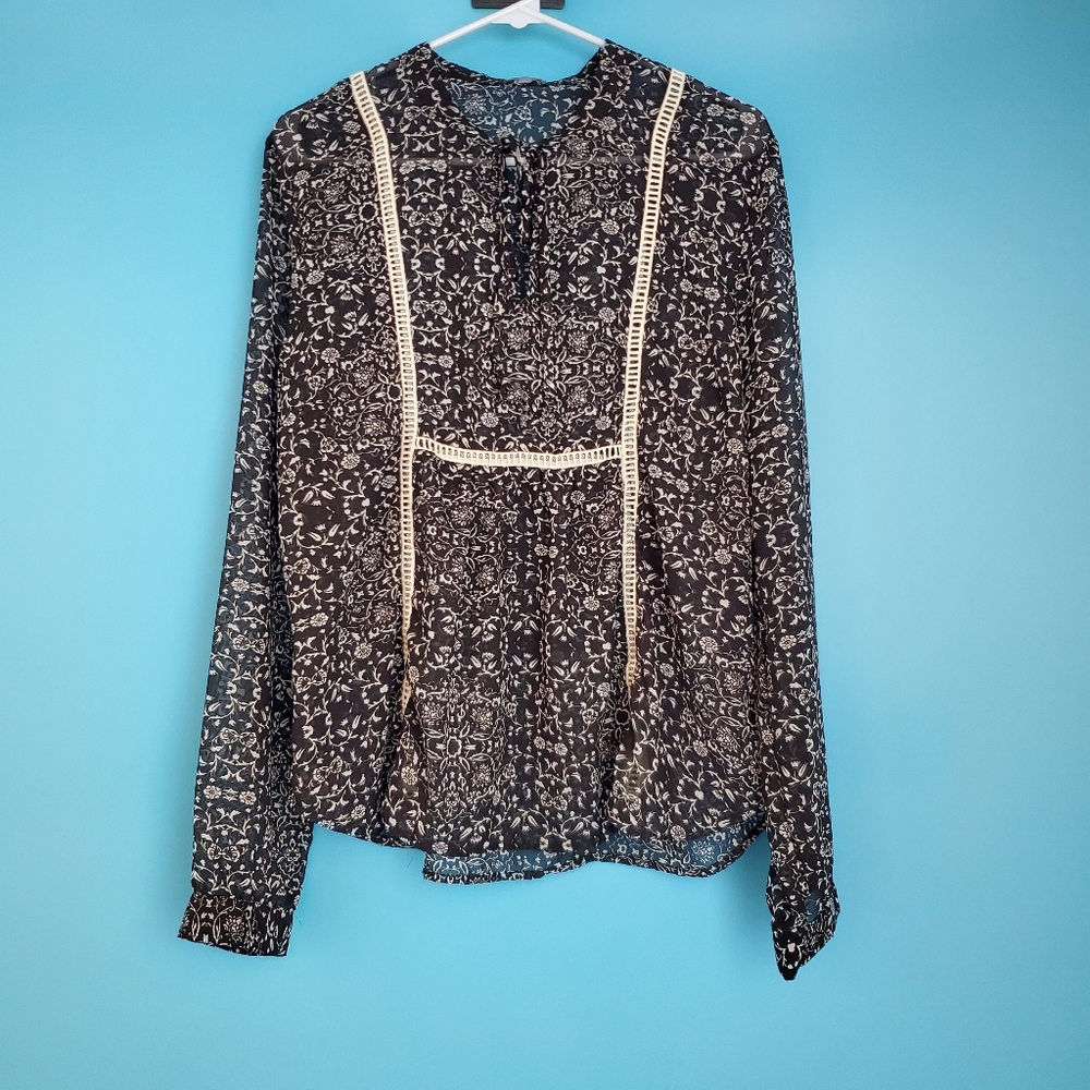 Charlotte Russe Blouse Size Medium Floral Black